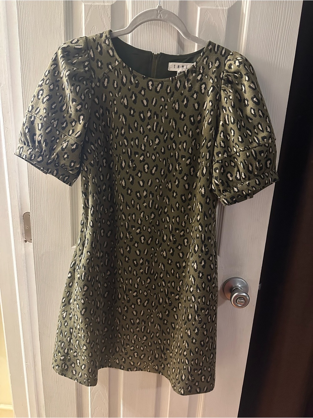 Olive Green Leopard Print Short Sleeve Shift Dress